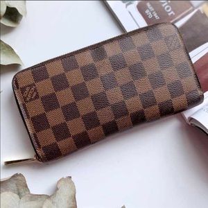 💞✨ZIPPY WALLET✨💞Louis Vuitton Damier Ebene  Auth